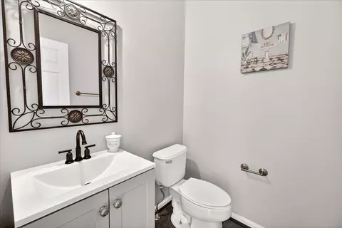 Bath - 18733 Falling River Dr, Gaithersburg, MD 20879 photo 1 of 4