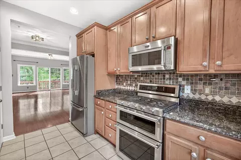 Kitchen - 18733 Falling River Dr, Gaithersburg, MD 20879 photo 1 of 5