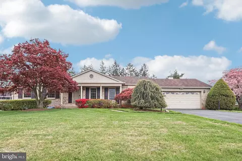 16505 Henry Dr, Gaithersburg, MD 20877