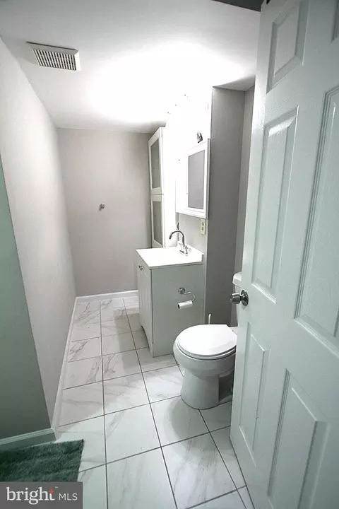 Bath - 13017 Broadmore Rd, Silver Spring, MD 20904 photo 8 of 9