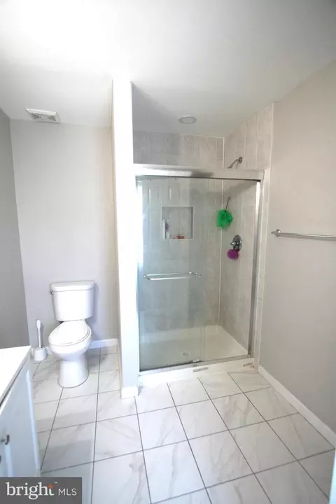 Bath - 13017 Broadmore Rd, Silver Spring, MD 20904 photo 6 of 9