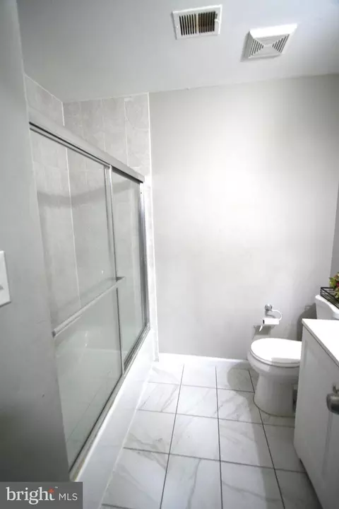Bath - 13017 Broadmore Rd, Silver Spring, MD 20904 photo 3 of 9