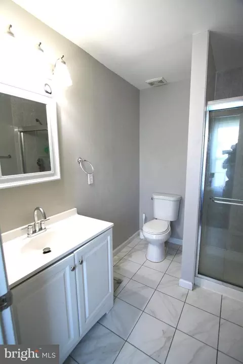 Bath - 13017 Broadmore Rd, Silver Spring, MD 20904 photo 5 of 9
