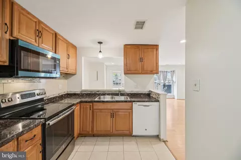 Kitchen - 418 Legato Ter, Silver Spring, MD 20901 photo 2 of 3
