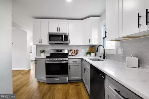 Kitchen - 4305 Garrett Park Rd, Silver Spring, MD 20906 photo 3 of 3