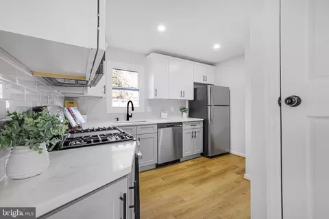 Kitchen - 4305 Garrett Park Rd, Silver Spring, MD 20906 photo 1 of 3