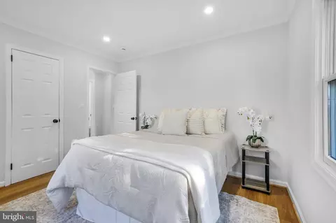 Bedroom - 4305 Garrett Park Rd, Silver Spring, MD 20906 photo 3 of 4