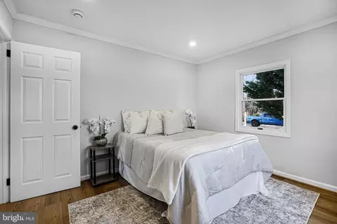 Bedroom - 4305 Garrett Park Rd, Silver Spring, MD 20906 photo 1 of 4