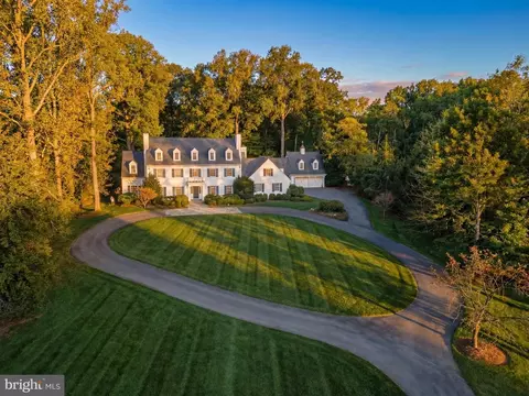 8509 Country Club Dr, Bethesda, MD 20817