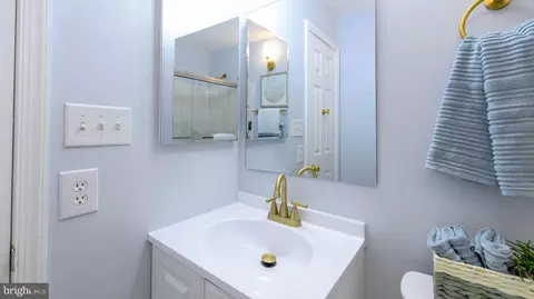 Bath - 2832 Strauss Ter, Silver Spring, MD 20904 photo 5 of 9