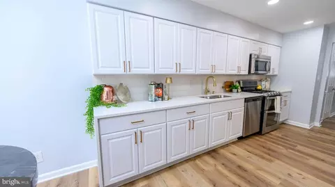 Entry Way - 2832 Strauss Ter, Silver Spring, MD 20904 photo 15 of 25
