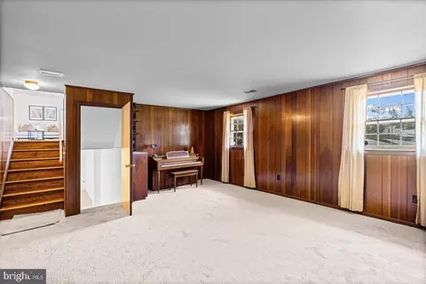 Living - 2300 Musgrove Rd, Silver Spring, MD 20904 photo 4 of 5