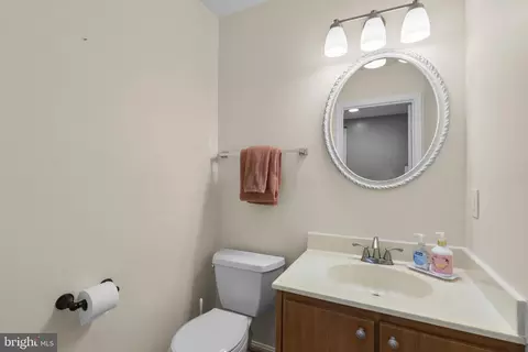 Bath - 15048 Shamrock Ridge Rd, Silver Spring, MD 20906 photo 1 of 3