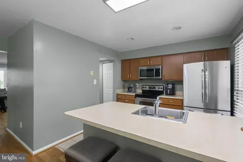 Entry Way - 15048 Shamrock Ridge Rd, Silver Spring, MD 20906 photo 4 of 5