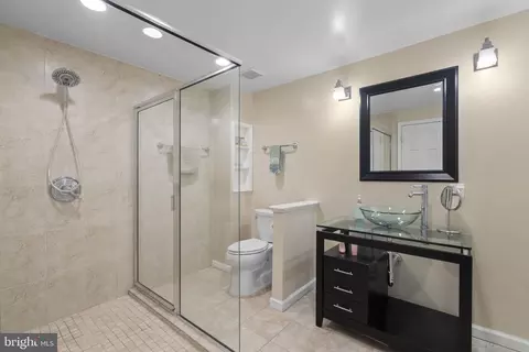 Bath - 15048 Shamrock Ridge Rd, Silver Spring, MD 20906 photo 2 of 3