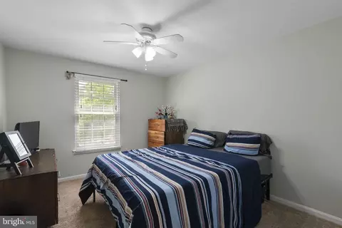 Bedroom - 15048 Shamrock Ridge Rd, Silver Spring, MD 20906 photo 4 of 5