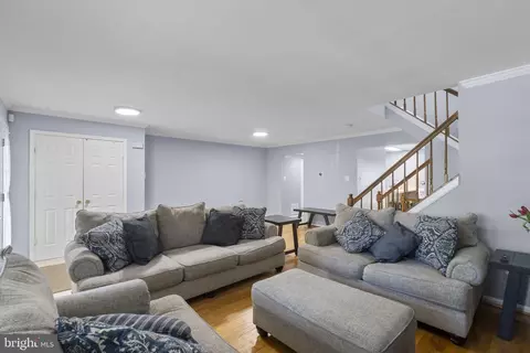 Entry Way - 15048 Shamrock Ridge Rd, Silver Spring, MD 20906 photo 3 of 5