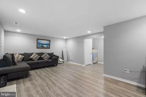 Entry Way - 15048 Shamrock Ridge Rd, Silver Spring, MD 20906 photo 5 of 5