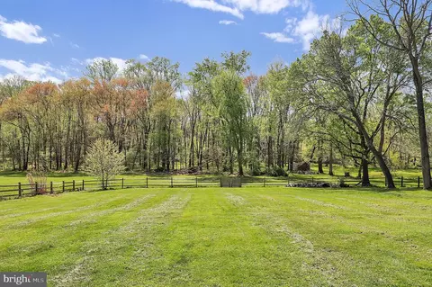 Exterior - 12420 Deoudes Rd, Boyds, MD 20841 photo 11 of 14