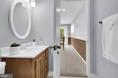Entry Way - 12420 Deoudes Rd, Boyds, MD 20841 photo 5 of 6