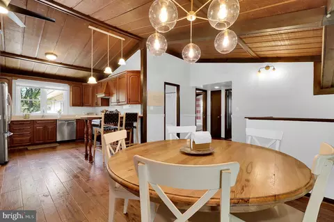 Dining - 12420 Deoudes Rd, Boyds, MD 20841 photo 4 of 4