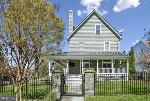 4557 Fairfield Dr, Bethesda, MD 20814