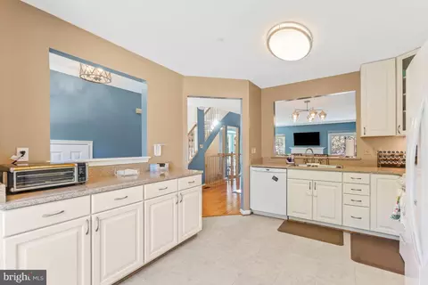 Kitchen - 11230 Watermill Ln, Silver Spring, MD 20902 photo 3 of 4