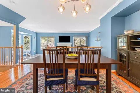 Dining - 11230 Watermill Ln, Silver Spring, MD 20902 photo 3 of 3