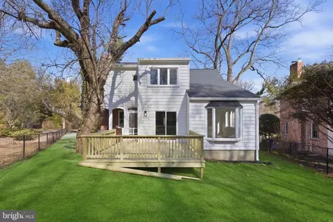 Exterior - 311 Ellsworth Dr, Silver Spring, MD 20910 photo 5 of 7