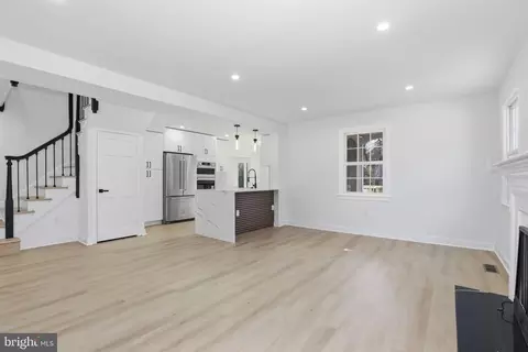 Entry Way - 311 Ellsworth Dr, Silver Spring, MD 20910 photo 3 of 14