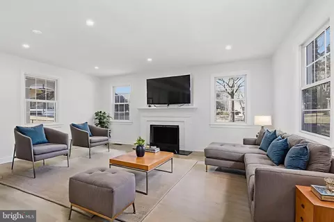 Living - 311 Ellsworth Dr, Silver Spring, MD 20910 photo 3 of 7