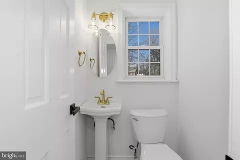 Entry Way - 311 Ellsworth Dr, Silver Spring, MD 20910 photo 13 of 14