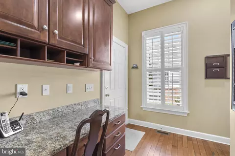 Entry Way - 17516 Ashton Green Dr, Sandy Spring, MD 20860 photo 4 of 8