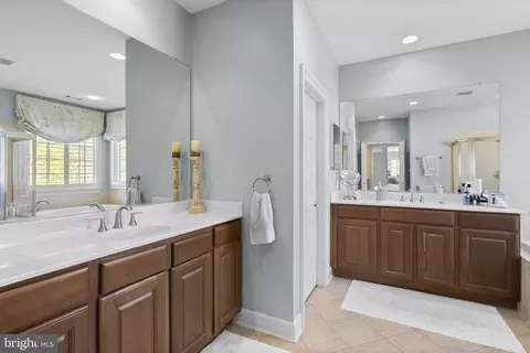 Entry Way - 17516 Ashton Green Dr, Sandy Spring, MD 20860 photo 6 of 8