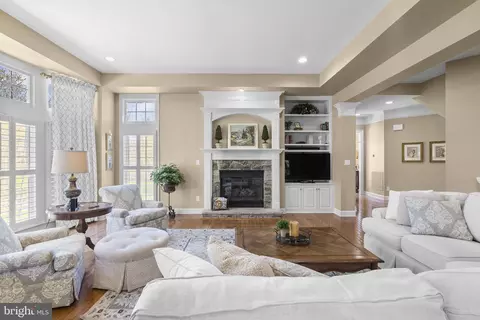 Living - 17516 Ashton Green Dr, Sandy Spring, MD 20860 photo 3 of 5
