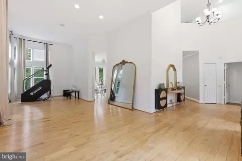 Entry Way - 904 Milestone Dr, Silver Spring, MD 20904 photo 2 of 2