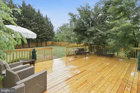 Exterior - 904 Milestone Dr, Silver Spring, MD 20904 photo 3 of 5