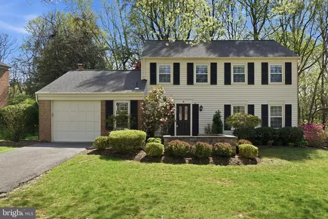 5 Infield Ct S, Potomac, MD 20854