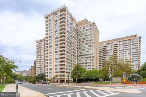 4515 Willard Ave #916S, Chevy Chase, MD 20815