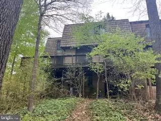 8168 Inverness Ridge Rd, Potomac, MD 20854