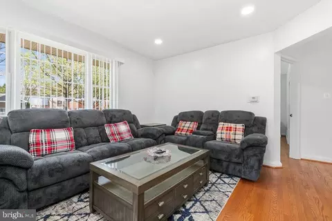 Entry Way - 11109 Bucknell Dr, Silver Spring, MD 20902 photo 3 of 9
