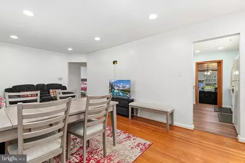 Entry Way - 11109 Bucknell Dr, Silver Spring, MD 20902 photo 2 of 9
