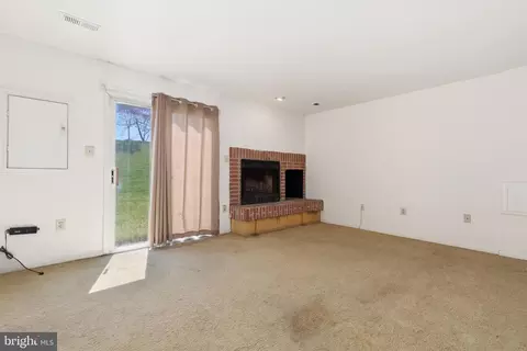 Living - 5 Sonata Ct, Silver Spring, MD 20901 photo 7 of 9