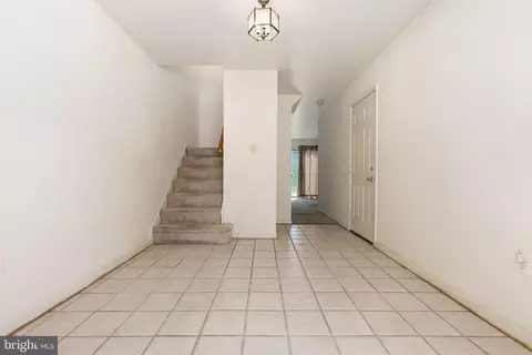Entry Way - 5 Sonata Ct, Silver Spring, MD 20901 photo 2 of 3
