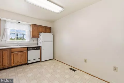 Kitchen - 5 Sonata Ct, Silver Spring, MD 20901 photo 1 of 4