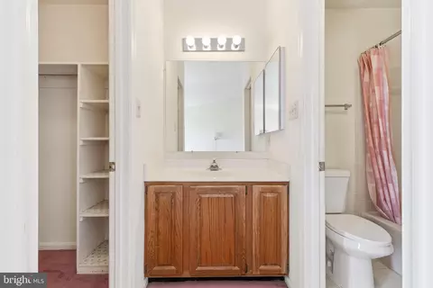 Bath - 5 Sonata Ct, Silver Spring, MD 20901 photo 2 of 5