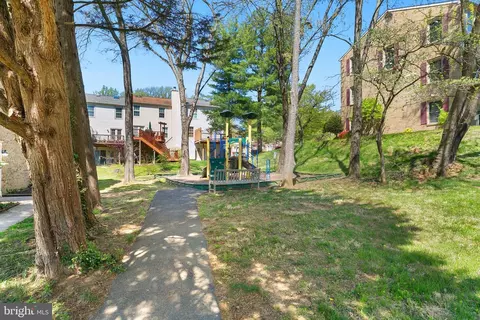 Exterior - 5 Sonata Ct, Silver Spring, MD 20901 photo 3 of 4