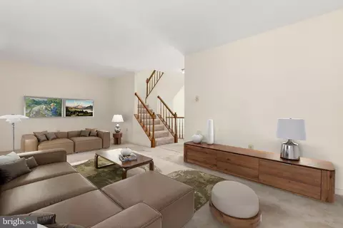 Living - 5 Sonata Ct, Silver Spring, MD 20901 photo 2 of 9