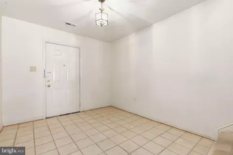 Entry Way - 5 Sonata Ct, Silver Spring, MD 20901 photo 3 of 3