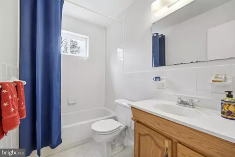 Bath - 1814 Marymont Rd, Silver Spring, MD 20906 photo 3 of 3